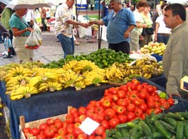 Sıcaklar sebze-meyve fiyatlarını artırdı