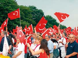 'CHP'Lİ ağabey'den mitinglere 600 YTL