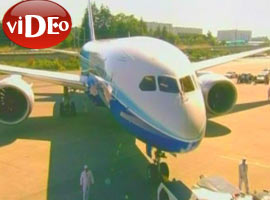İşte Boeing'in yeni uçağı - Video