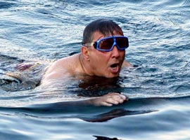 Ada halkı Baykal'ı bekliyor