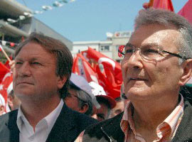 Sezer'den ayrılık sinyali