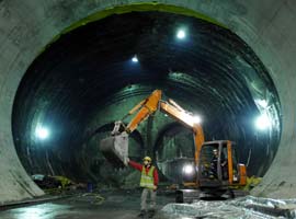 Marmaray'ın ilk seferi 2011'de