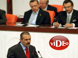 Meclisi kırdı, geçirdi ! - Video