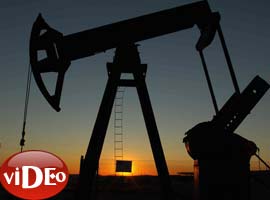 Karakol bahçesinden petrol fışkırdı