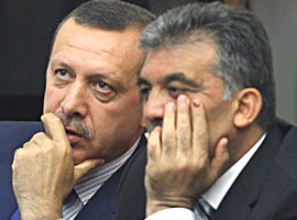 Erdoğan ile Gül tehlikenin farkında mı?