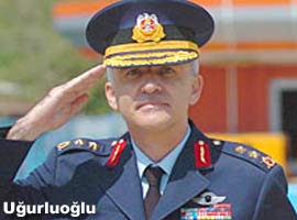 İki generalden protesto istifası 