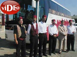 Tarihte yolculuk ettiren otobüs - İzle