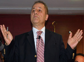 Trilyonluk destek hocayı kesmedi