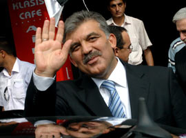 Gül'ün ceplerini niçin diktiler?