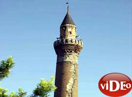 Eğik minareye uydudan takip - Video
