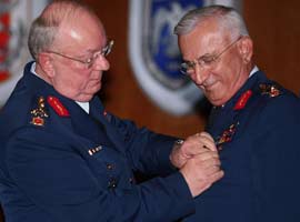 Orgeneral Cömert'ten çağrı