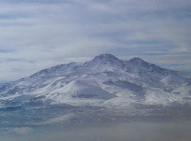 Erciyes'e yılın ilk karı yağdı
