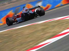 F1'de heyecan dorukta