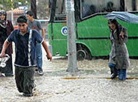 İstanbul beklediği yağmura kavuştu