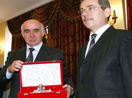 Devir teslimlerde neler yaşandı?