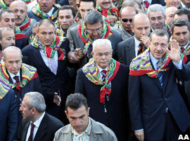Erdoğan ve Bahçeli birlikte yürüdü