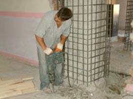 Okulun taşıyıcı kolonları yok