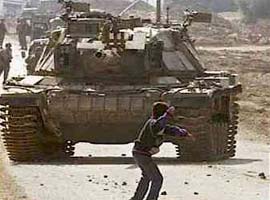 İsrail buldozeri Filistinli çocuğu ezdi