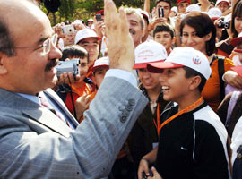 Çanakkale'de şehit dedelerini andılar