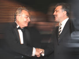 CHP, Gül'ü protestodan vazgeçiyor