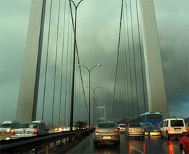 Köprü 4 saat trafiğe kapalı