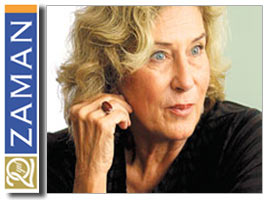 Ayşe Kulin'den başörtüsü çıkışı