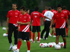 Fatih Terim futbolcuları uyardı 