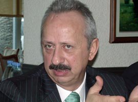 İlk seçimde koltuğu bırakıyorum 