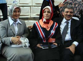 Kübra Gül'ün nikahı için 1910 davetiye