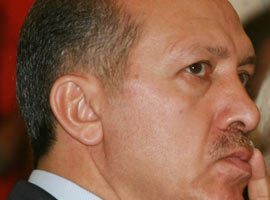 Başbakan'dan Gazi'lere moral ziyareti