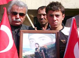 Şehit babasından anlamlı uyarı