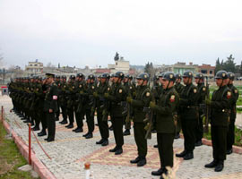Üniversite mezununa 2 yıl tecil 