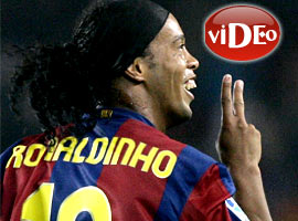 Ronaldinho'dan süper frikik - Video