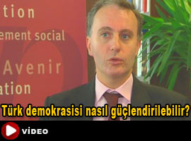 Türk demokrasisini yorumladılar - Video