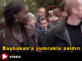Başbakan'a yumruklu saldırı - Video