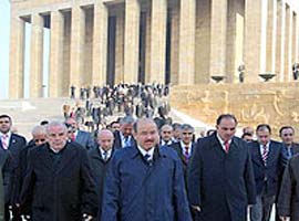 Öğretmenler Anıtkabir'de  