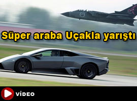 Süper araba uçakla yarıştı - Video