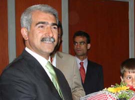 DTP'liler partilerinin kapatılmasını istiyor!