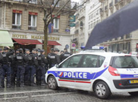 Bombalı koli Paris'i sarstı: 1 ölü, 5 yaralı