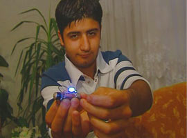 Salladıkça şarj olan pil