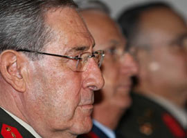 Büyükanıt Org. Babaoğlu’na sarıldı