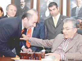 Önce fırçaladı sonra gönlünü aldı