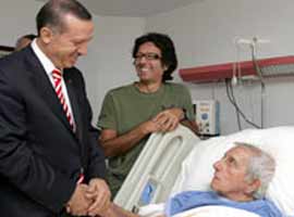 Erdoğan'dan Nejat Uygur'a jest