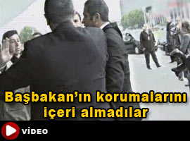 Korumalar kapıştı! - Video