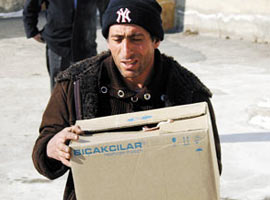 Bu kutuda ikizlerin cesetleri var