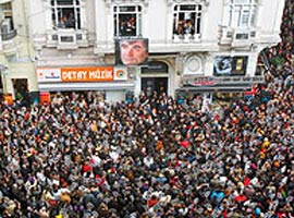 Hrant Dink, vurulduğu yerde anıldı