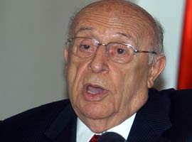 Demirel önce şaşırdı sonra kızdı