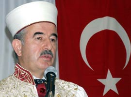 'Başını örtmek dini bir gereklilik'