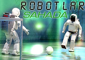 Robot golcüler sahaya iniyor