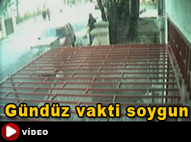 Hırsızlık anı kamerada - Video